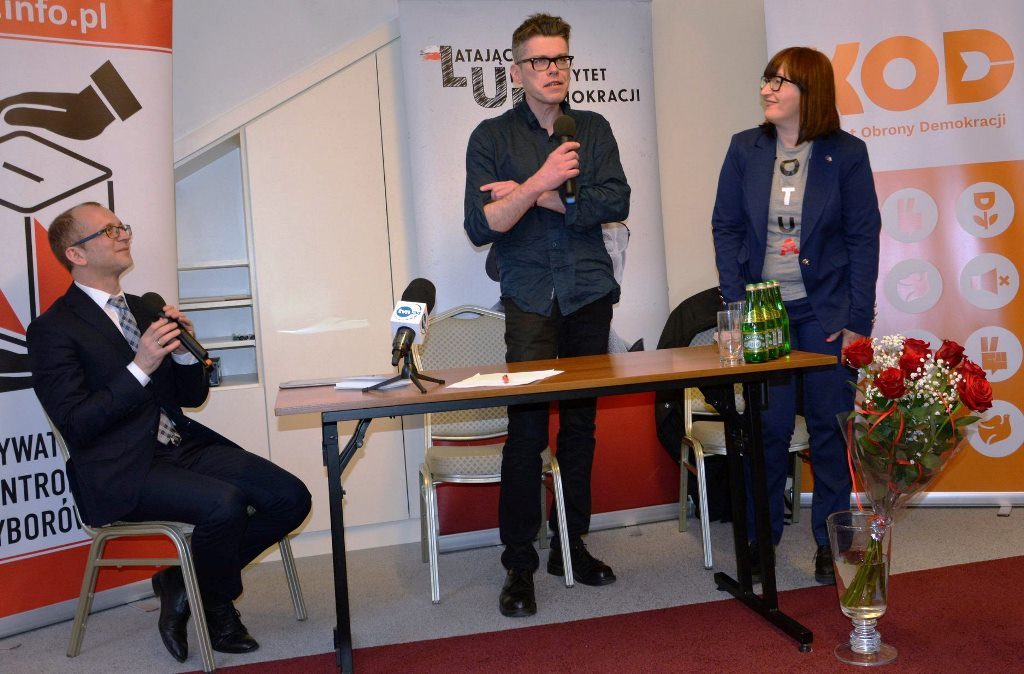 LUD. O niszczeniu sądów i demokracji
