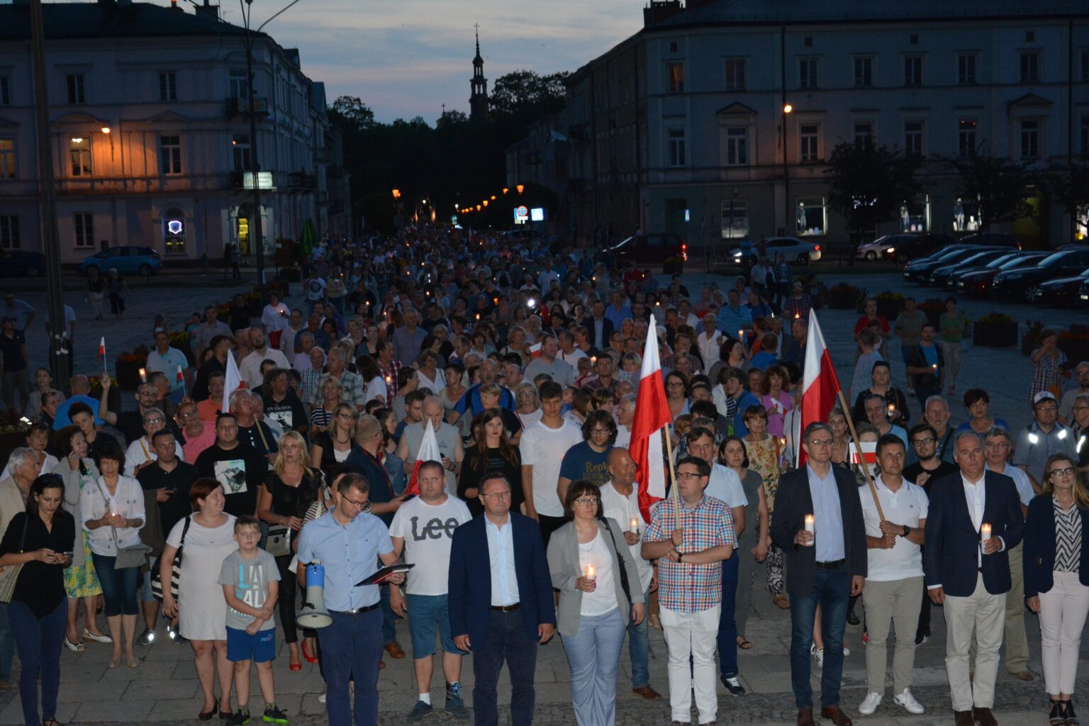 “CHCEMY WETA!”  Kielczanie protestują przeciwko zmianom w sądownictwie