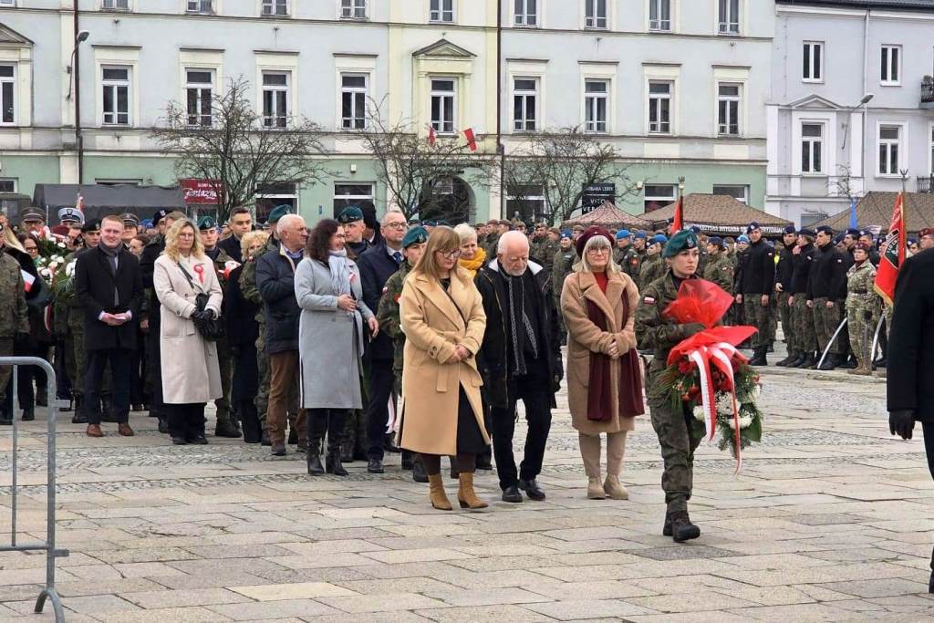 KOD na obchodach Święta Niepodległości
